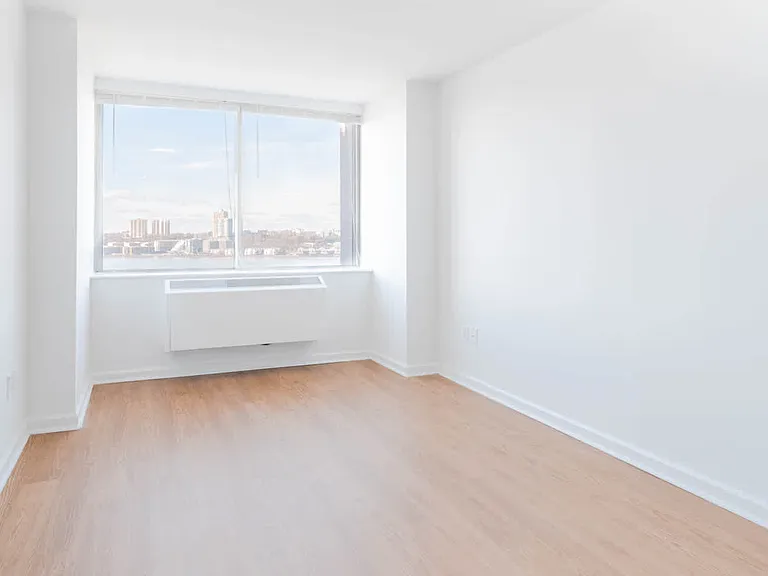 180 Riverside Blvd #510 — Photo 30