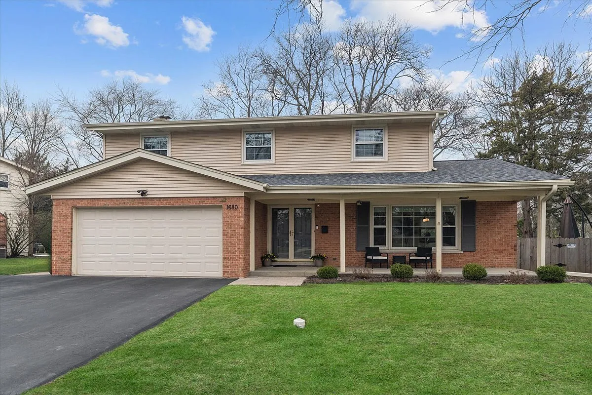1680 Dartmouth Ln photo 1