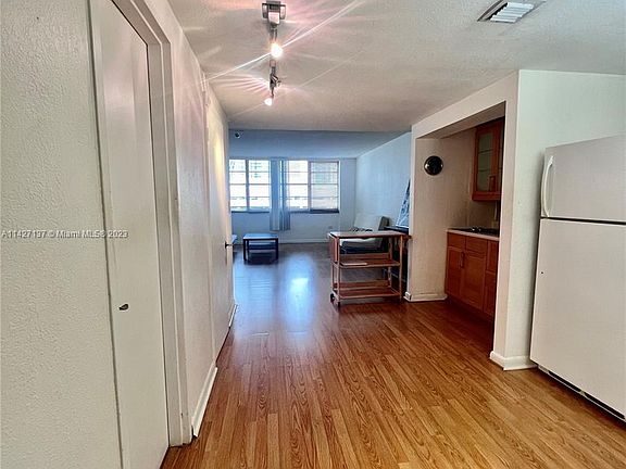 3rd image of 825 Brickell Bay Dr APT 446
