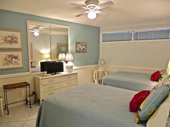 4th image of 5008 Gulf Blvd #110