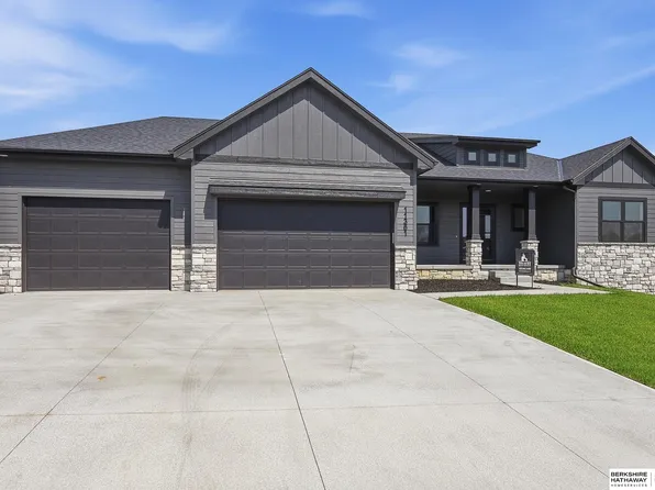 11361 S 185th Ave, Gretna, NE 68028