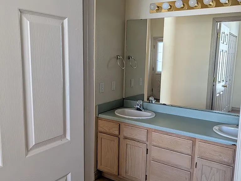 540 Abby Ln #8 — Photo 9