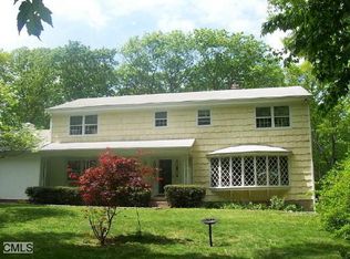 184 Lindamir Ln, Fairfield, CT 06824