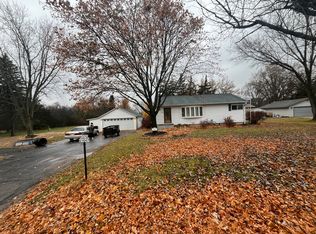 W370S1647 Utica Rd, Dousman, WI 53118