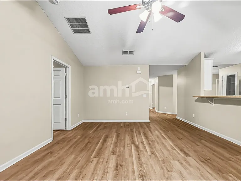 1379 Samantha Cir E — Photo 8