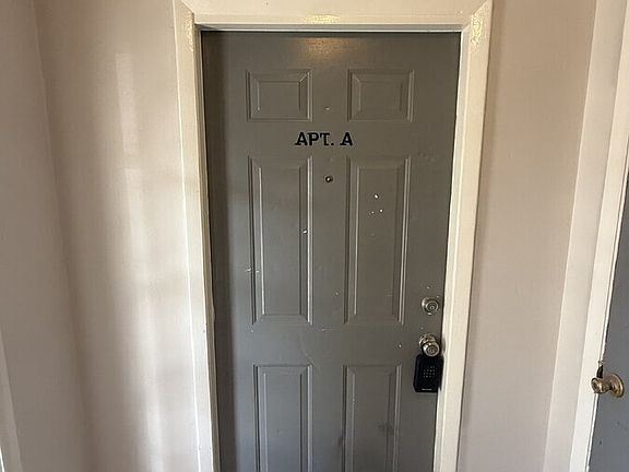 2nd image of 122 Woodhouse Ln APT A
