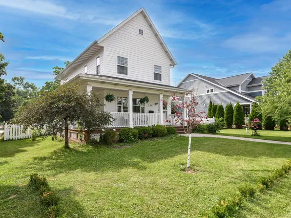 302 North West AVENUE, Waukesha, WI 53186