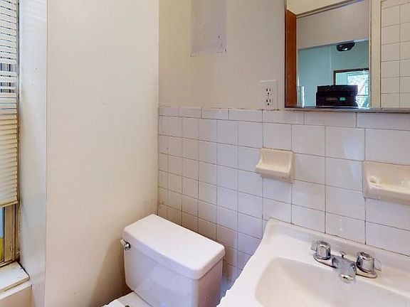4th image of 161 E 99th St APT 5D