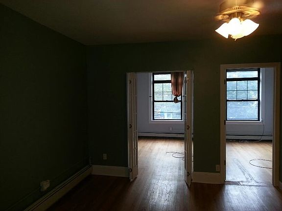 2nd image of 421 Garden St APT 3