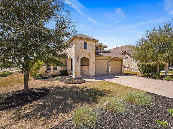 2nd image of 118 Escondido