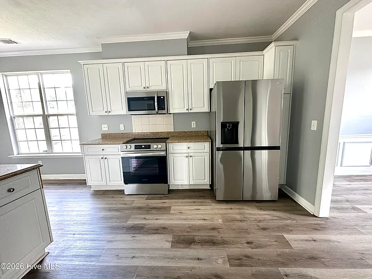 1305 Wickham Ct — Photo 11