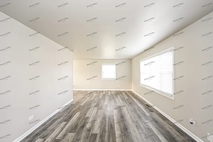 3 bed, 1.0 bath, 1056 sqft, $1,595 — Photo 4