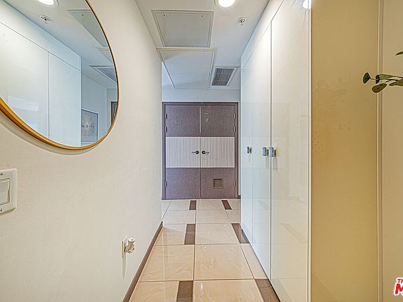 2nd image of 903 S New Hampshire Ave #404