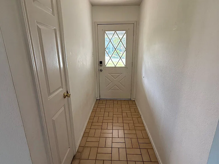 16307 Framingham Cir — Photo 18