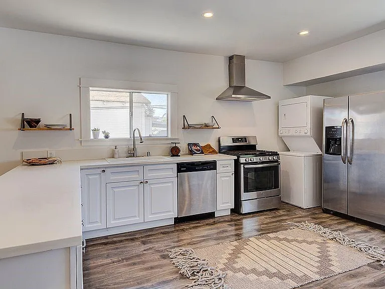 3871 S Hobart Blvd — Photo 11