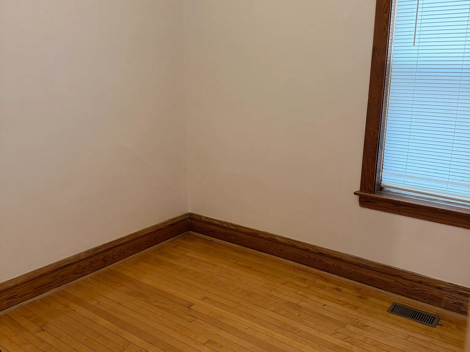 2 bed, 750 sqft, $1,400 — Photo 4