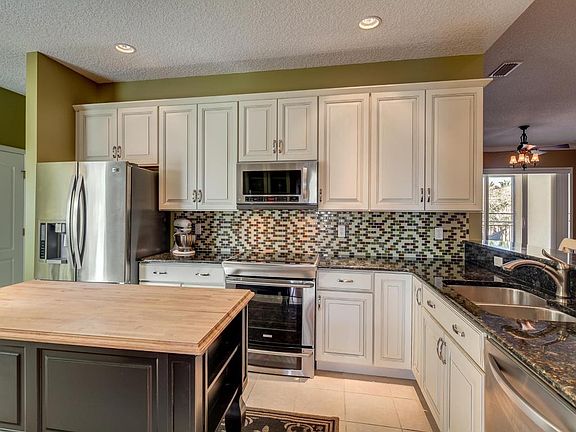 5th image of 2207 Makarios Dr