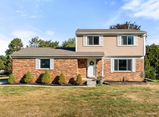 175 Arlington Dr, Rochester Hills, MI 48307