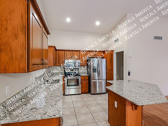 5th image of 15136 W Amelia Dr