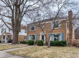 2467 S 81st St, West Allis, WI 53219