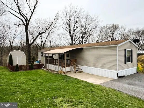 219 Waldorf Dr, York, PA 17404