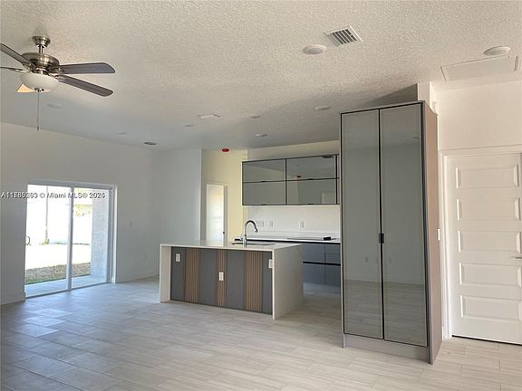 4th image of 2370 Ramsey