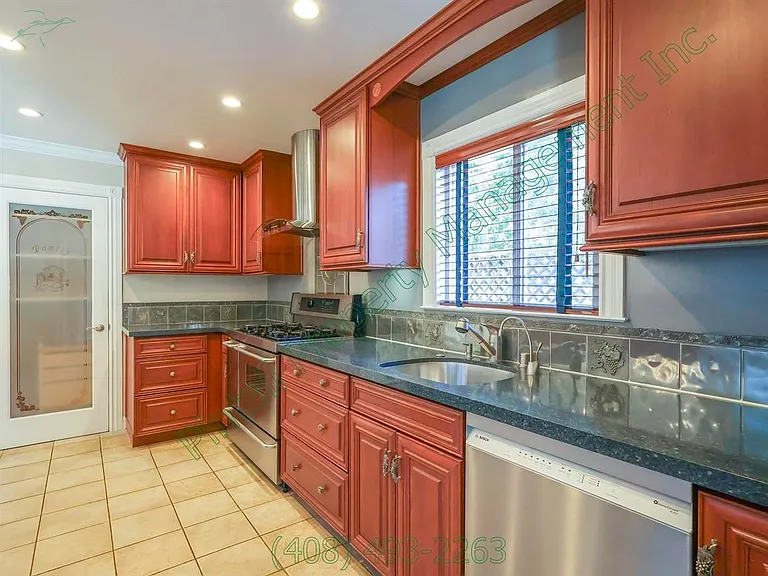 1513 Williams Ave — Photo 12