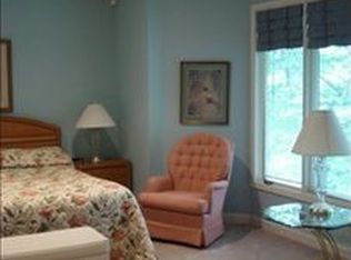 10 Sutherland Rd, Huntington, WV 25705