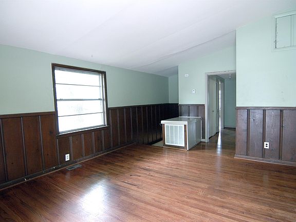 3rd image of 1906 Blair Blvd #A