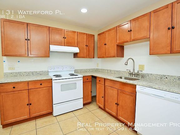 4th image of 1131 Waterford Pl