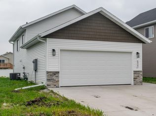 6422 82nd Ave S, Horace, ND 58047