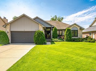 29858 Sugar Creek Dr, Chesterfield, MI 48047