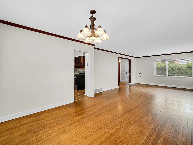 7248 N Ridge Blvd — Photo 6