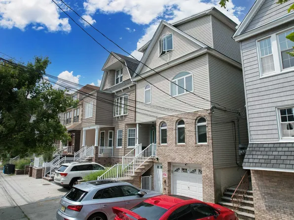 799 Kennedy Boulevard image 1 of 37