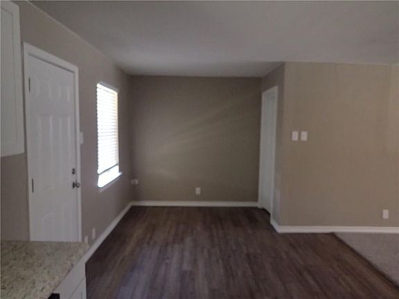 5th image of 1104 Highland Dr