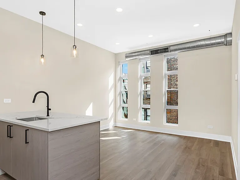 1218 W Lexington St — Photo 15