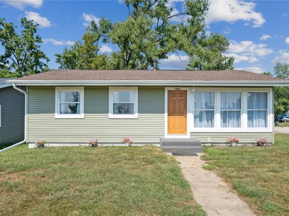 1824 43rd St NE, Cedar Rapids, IA 52402