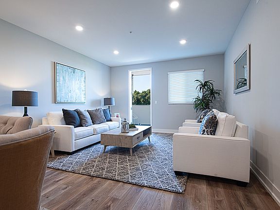 2nd image of 18535 Burbank Blvd #303
