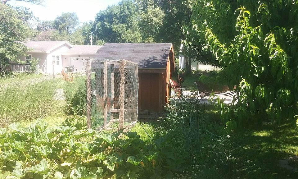 1st image of 104 N Sullivan St