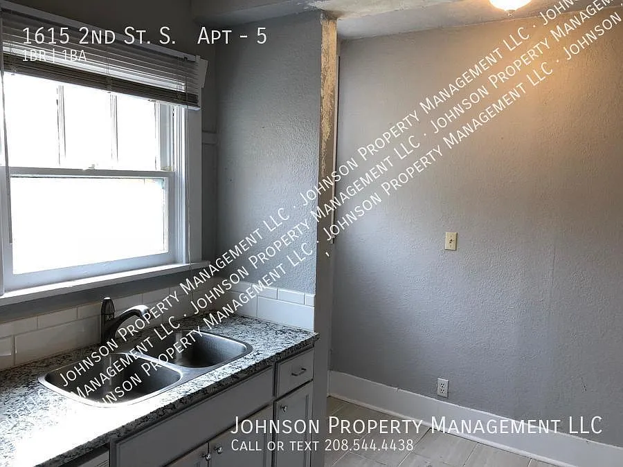 Historic Cozy Nampa Apartment, a must see! — Photo 4