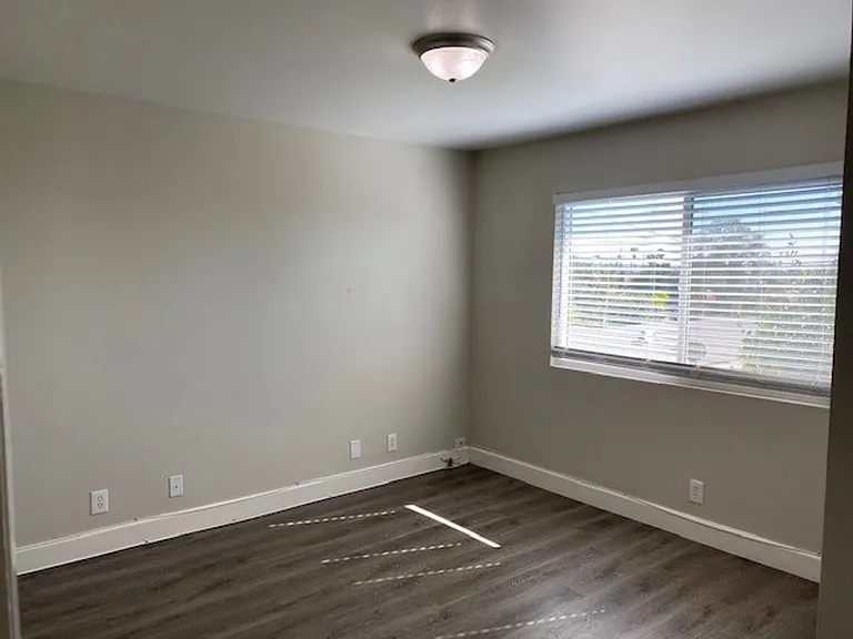 Stearns703-707 — Photo 14