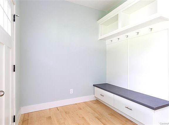 5th image of 395 Green Meadow Ln