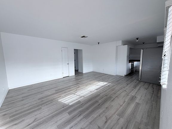 3rd image of 2164 Placer St #2168