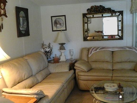 3rd image of 1319 Deverly Dr