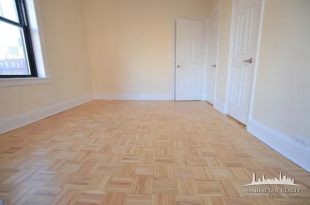 Rented by Manhattan Realty Group | media 19