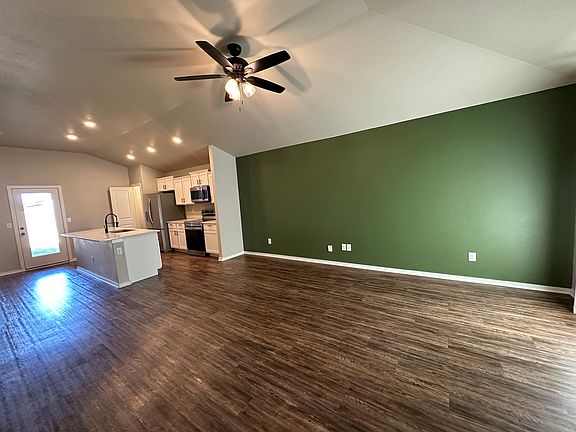 4th image of 13812 Avenue Q