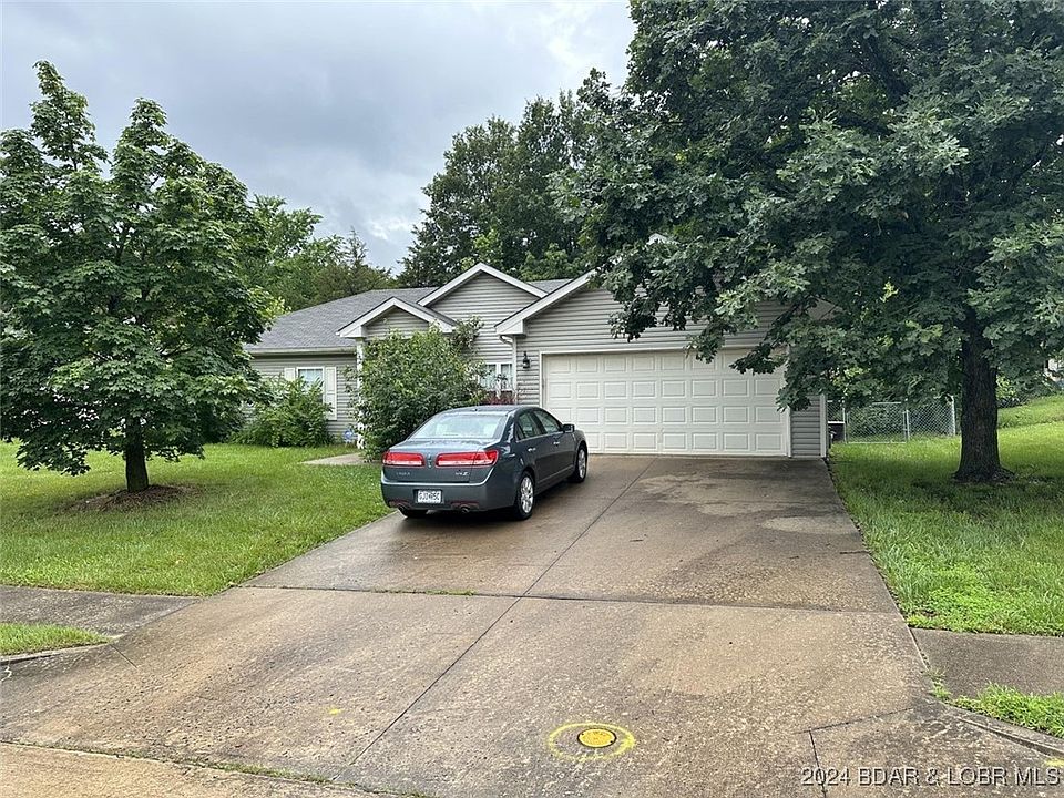 1st image of 2209 Laclede Dr