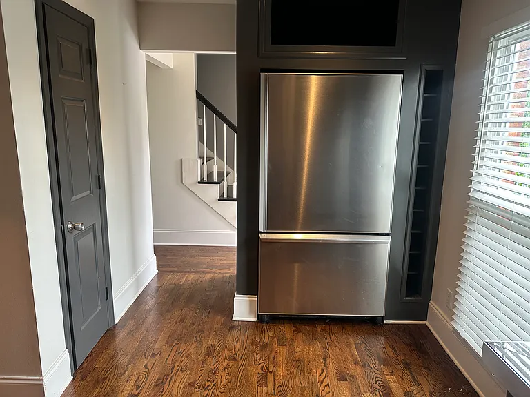 727 Brentwood Point — Photo 3