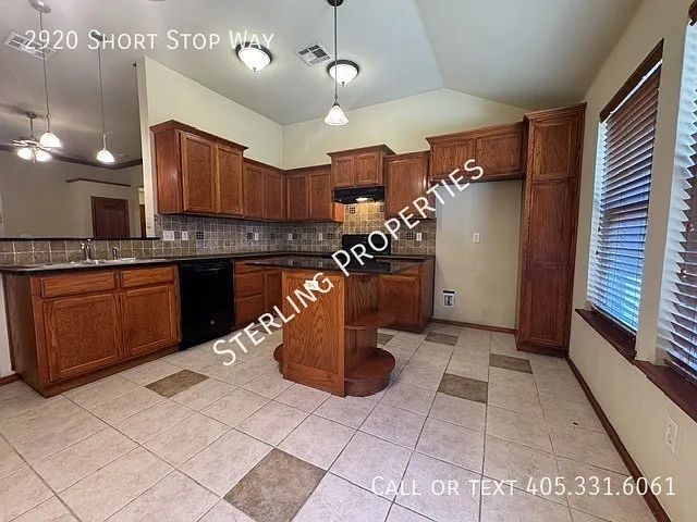 2920 Short Stop Way — Photo 7