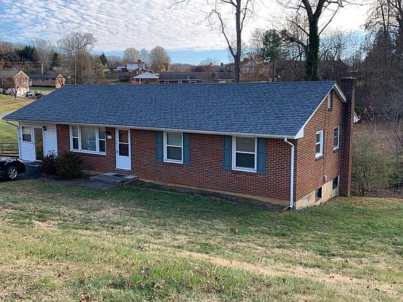 2nd image of 618 Landfair Dr